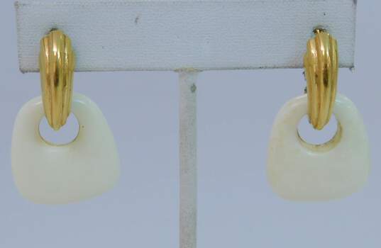 Vintage Crown Trifari Cream & Gold  Tone Earrings 12.2g image number 2