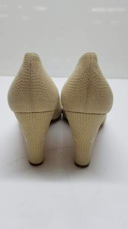 Bruno Magli Cream Patterned Heels SZ 8.5 alternative image