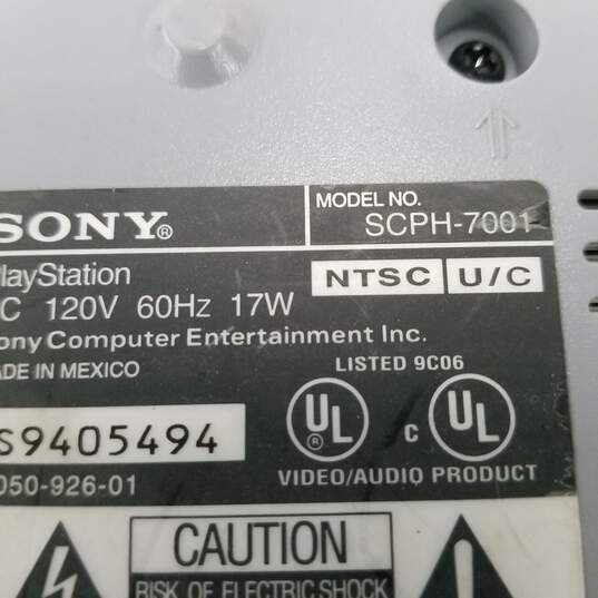 Sony PlayStation 1 SCPH-7001 image number 1