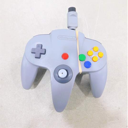 Nintendo 64 w/ 3 games and 1 controller image number 2