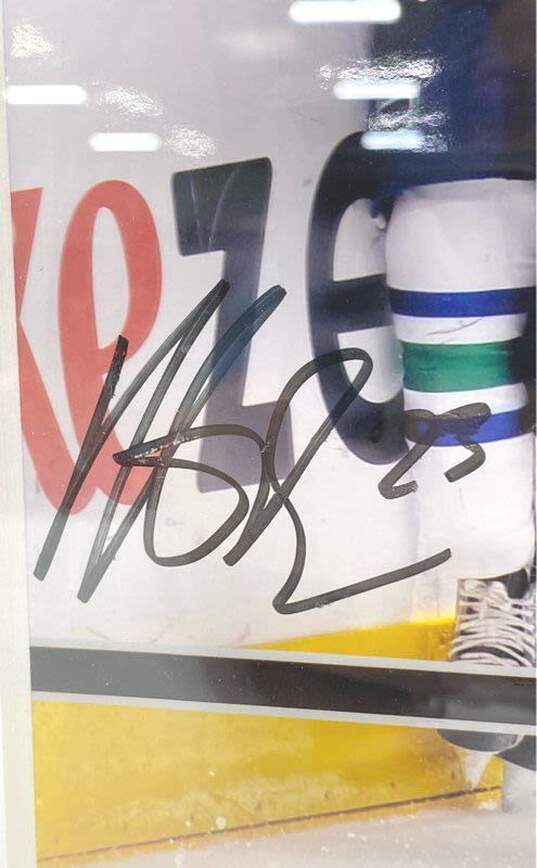 Framed Matted & Signed 8" x 10" Photo of Dustin Brown - L.A. Kings image number 3