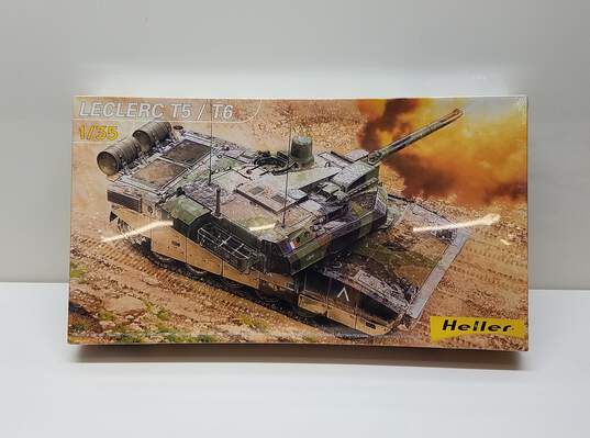 Heller 81130 VAB 4x4 Transport de Troupes 1/35 Scale Model Kit Sealed #1 image number 1