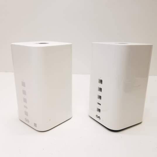 Bundle of 2 Apple AirPort Extreme Devices image number 3