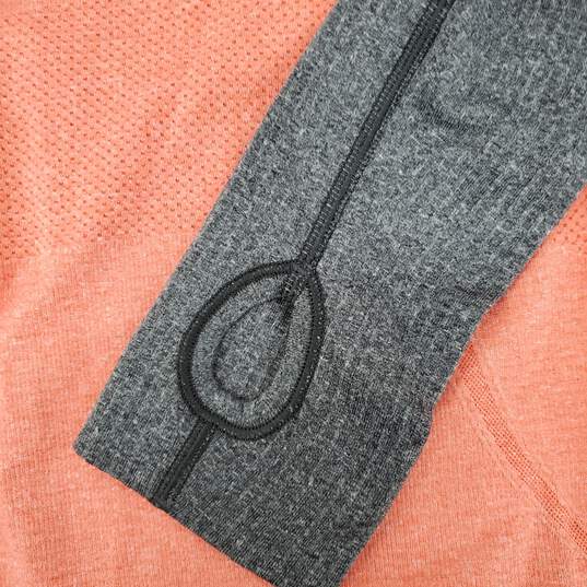 Lululemon Athletica WM's Run Swiftly Gray & Pink T-Shirt w Thumb Holes Size S image number 3
