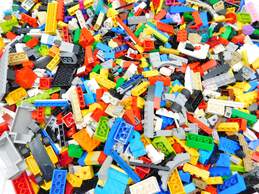 6.8 LBS Mixed LEGO Bulk Box