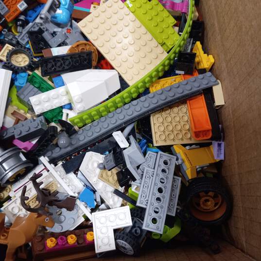 9.4Lbs of Assorted Toy Building Blocks image number 5