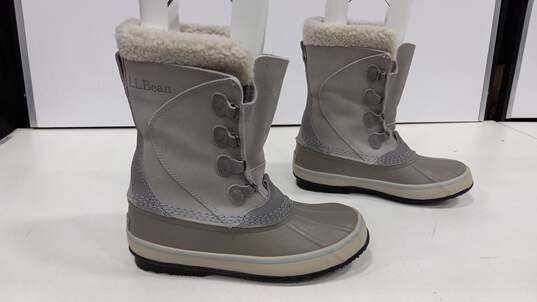 Women's Frost Gray Lace-Up Snow Boots Size 8M image number 1