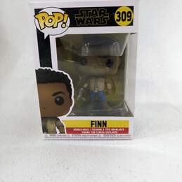 Mixed Lot Of Star Wars And Marvel  Funko Pops alternative image