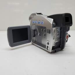 Canon ZR65 MC Video camera alternative image
