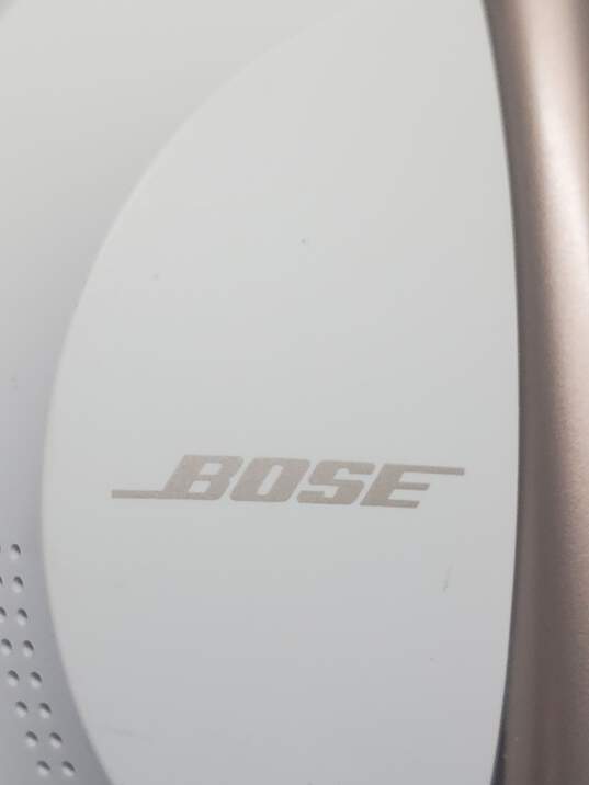 Bose White Noise Cancelling Wireless Bluetooth Headphones image number 3