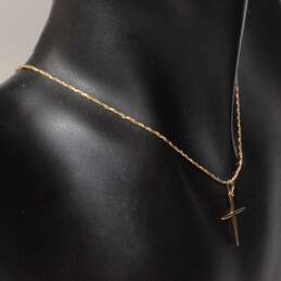14K Yellow Gold Cross Pendant Necklace - 1.65g alternative image