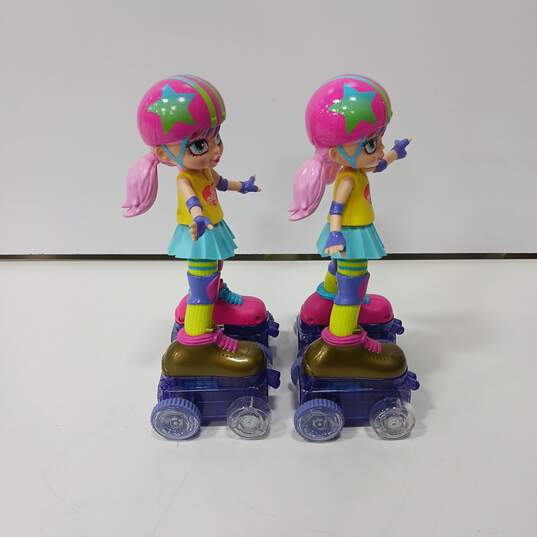 2 RC  Rock N Rollerskate Doll Rainbow Riley Light Up image number 4