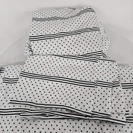 Black & White Twin Mattress Set image number 1