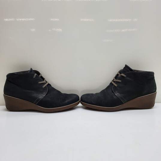 ECCO Women's Light Chukka Shoe Size EU 38/ US 7.5 Black & Brown image number 1