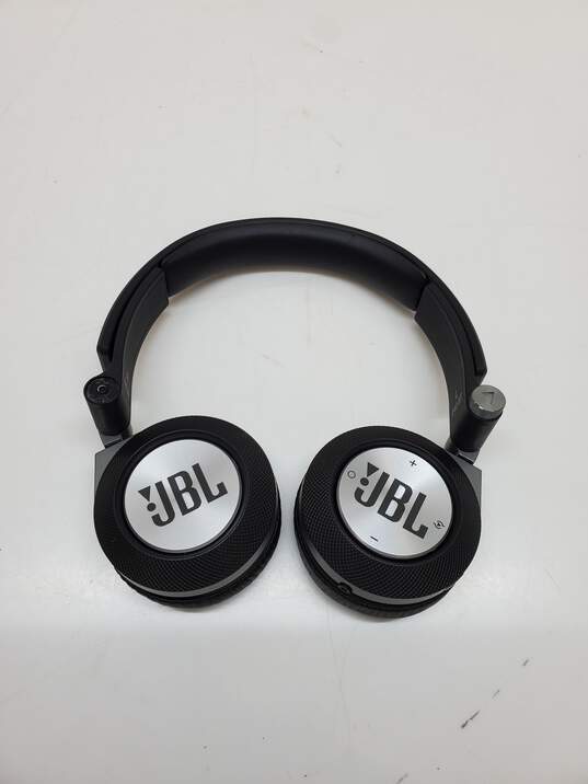 JBL Synchros E40BT Wireless Bluetooth Black On Ear Headphones image number 1