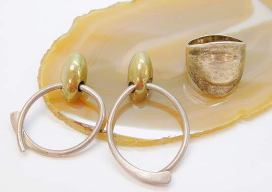 Taxco Mexico & Artisan 925 & Brass Accent Modernist Wrap Hoop Puffed Oval Drop Post Earrings & Chunky Shield Band Ring 23.7g image number 1