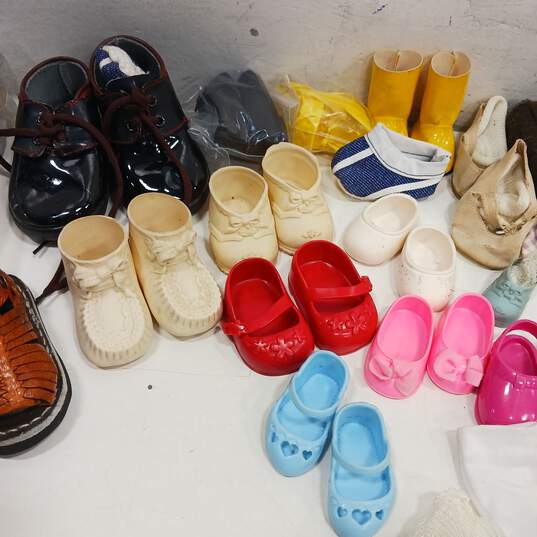 Lot Of Assorted Sized Doll Shoes image number 4