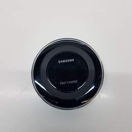 2 Samsung Portable Chargers alternative image