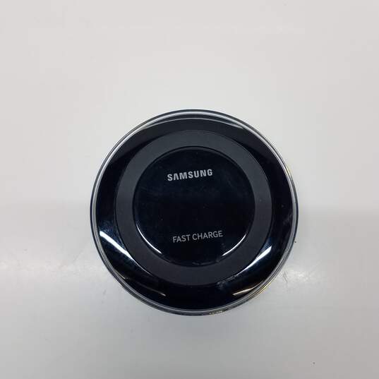 2 Samsung Portable Chargers image number 2