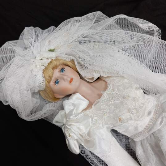 Vintage Porcelain Bride  Doll IOB image number 4