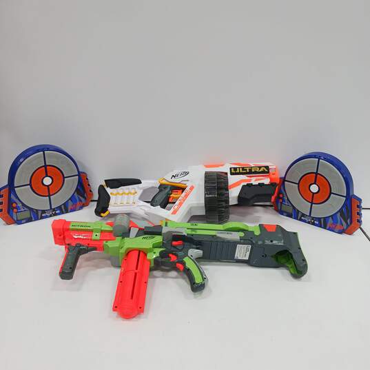 Bundle of Nerf Battery Powered Dart Guns & Targets image number 1