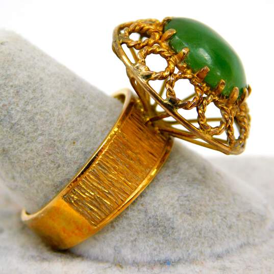 Vintage 10k Yellow Gold Dyed Green Quart Cabochon Scrolled Ring 6.8g image number 3