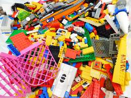5.4 LBS Assorted VNTG LEGO Bulk Box