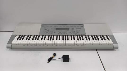 Casio WK-225 76-Key Electronic Keyboard image number 1