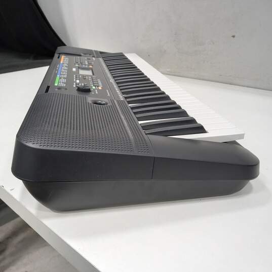 Yamaha PSR E253 Electronic Keyboard & Stand image number 5