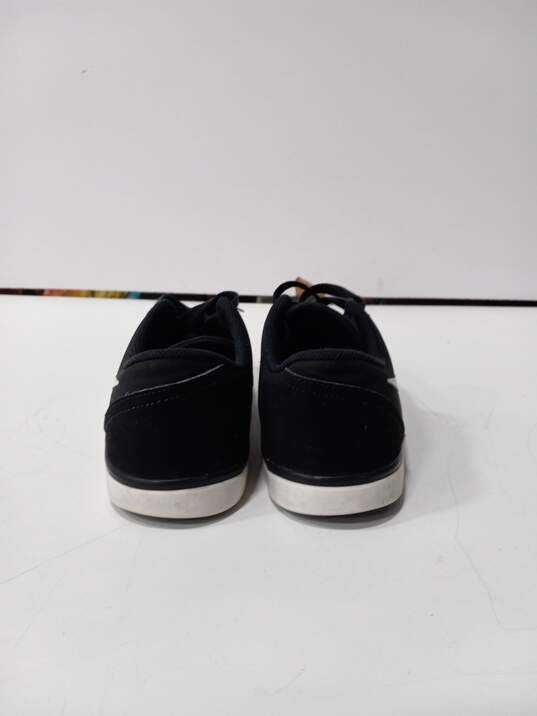 Nike SB Men's Black & White Skate Shoes Size 8 image number 4