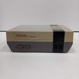 Vintage Nintendo Entertainment System Console Game Bundle alternative image