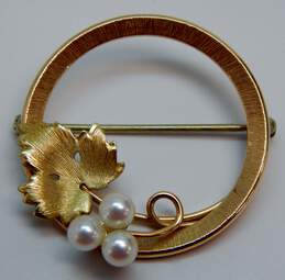 Vintage Krementz 14K Gold Brushed Textured White Pearl Grapes Vine & Leaf Open Circle Brooch 4.3g