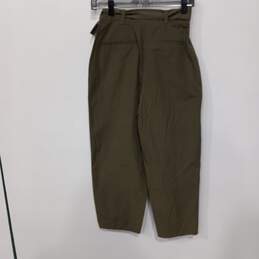 Zara Women's Green Capri Pants Size XS NWT alternative image
