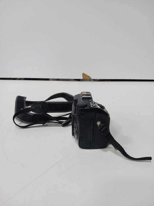 Nikon Coolpix 5000 Digital Camera Model E5000 & Accessories image number 6