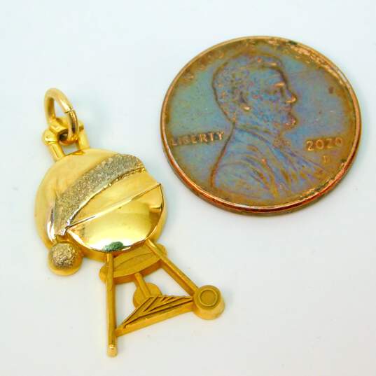 14K Yellow Gold Santa Hat On Grill Unique Pendant 3.6g image number 5