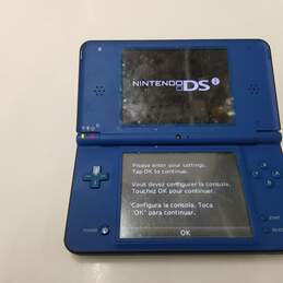 Blue Nintendo DSi XL alternative image
