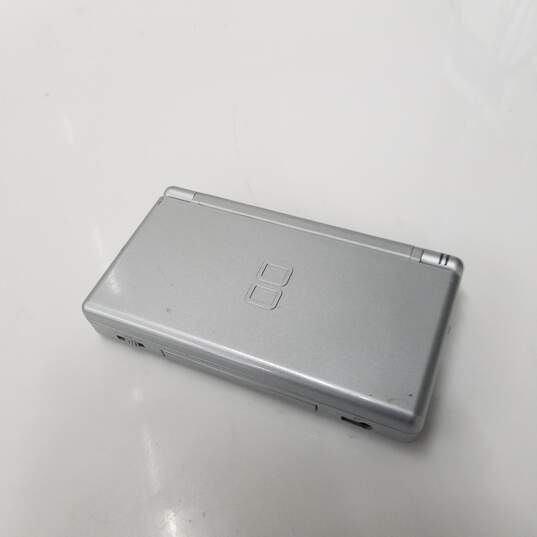 Silver Nintendo DS Lite image number 3