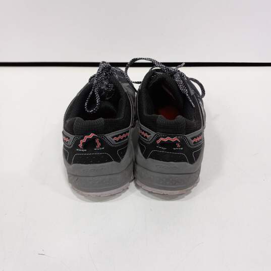 Saucony Women's Gray And Pink Sneakers Size 8 image number 2