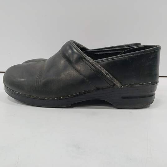 Unisex Black Leather Clogs Size 42 image number 1
