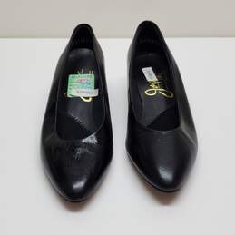 Joyce Women’s Black Leather Heel Shoes Sz 5.5 alternative image
