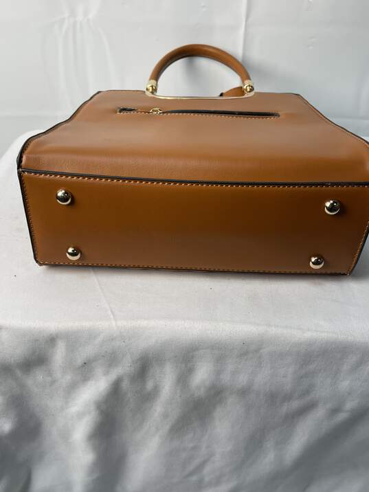 Vegan Approved Tan Handbag w/Crossbody Strap and Wallet image number 3