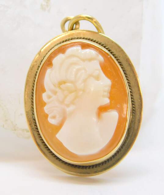 Vintage 14K Yellow Gold Carved Shell Cameo Pendant 1.9g image number 1