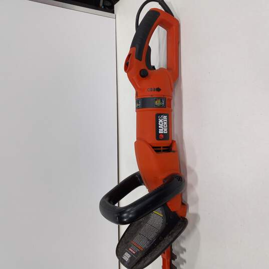 Corded Electric Hedge Trimmers image number 4
