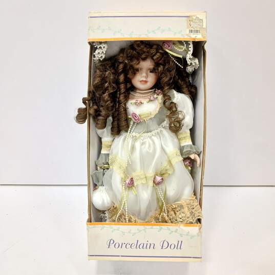 Pair Of 2 Porcelain Dolls In Box image number 7