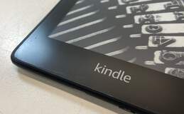 Amazon Kindle Paperwhite E-Reader alternative image