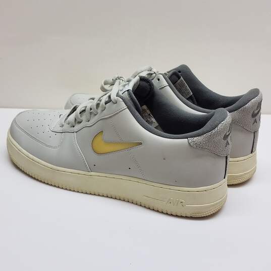 Nike Air Force 1 Low ‘07 Jewel Light Bone 2022 Sneakers Men's Size 17 image number 2