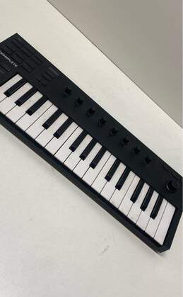 Native Instruments M32 Komplete Kontrol Keyboard Controller