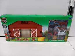 New Ray Country Life Extra Large Red Barn Cattle Ranch Playset - NIB