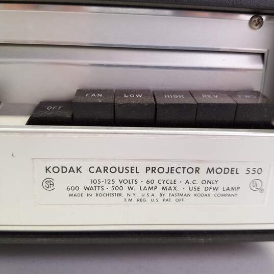 Kodak Carousel Projector Model No. 550 image number 8
