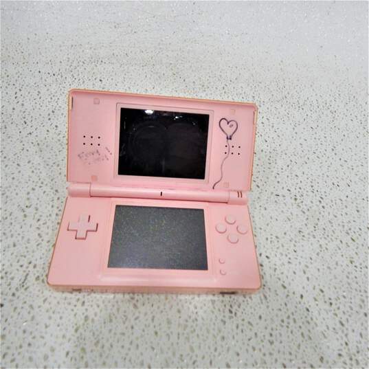Nintendo DS Lite W/ Four Games Pictionary image number 2